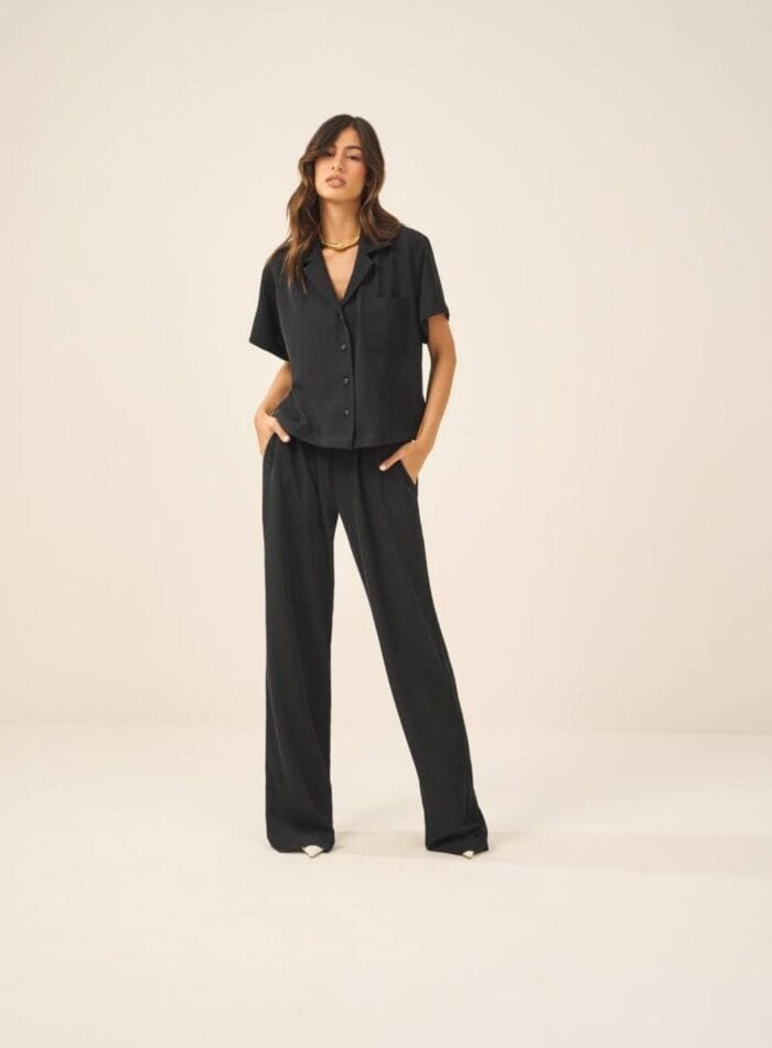 CONJUNTO CAMISA CREPE CALCA ELASTICO PRETO - Imagem 1