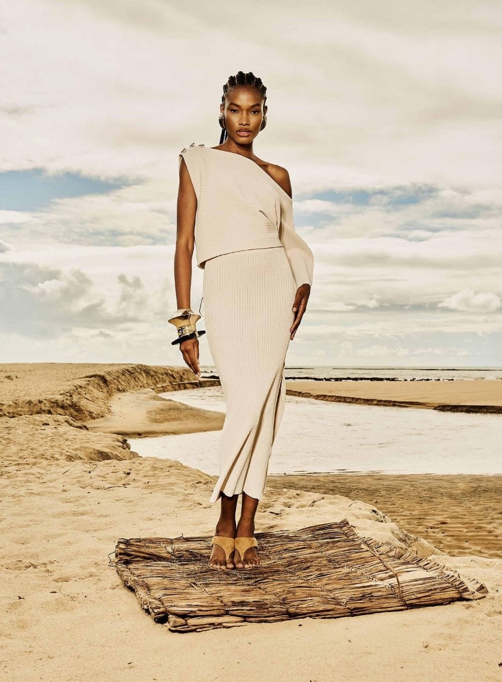 2c3c4108a79bdb853062da0a17b9229f.jpg SAIA COM BOTOES E FENDA LATERAL GEADA - Imagem 1