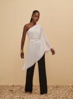 CONJUNTO TUNICA UM OMBRO SO E CALCA OFF WHITE