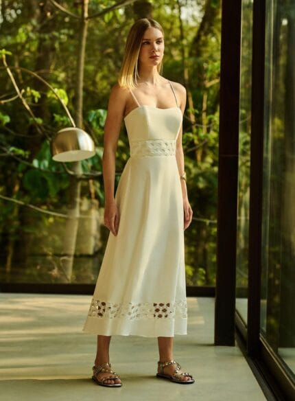 VESTIDO MIDI ALCAS RECORTE RENDADO CRU