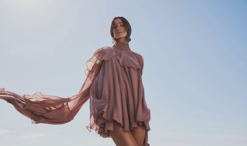 Banner de moda HAVEN com acessórios e sneakers