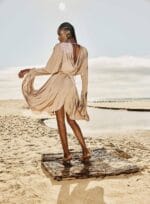 VESTIDO JERSEY CURTO OMBRO VAZADO AREIA - Imagem 3