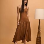 VESTIDO MAXI CINTURA BAIXA CARAMELO