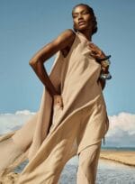 VESTIDO LONGUETE CREPE C/ TRANSPARENCIA BEGE - Imagem 4