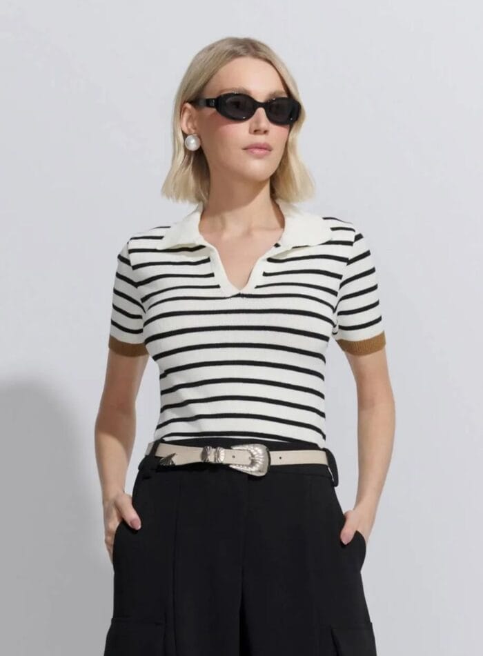 BLUSA POLO LISTRAS TRICOT CAMEL - Imagem 1