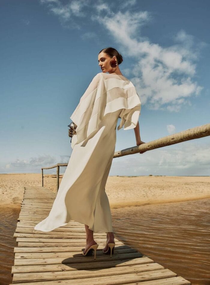 VESTIDO MANGA FARTA CREPE C/ TRANSPARENCIA OFF WHITE - Imagem 2
