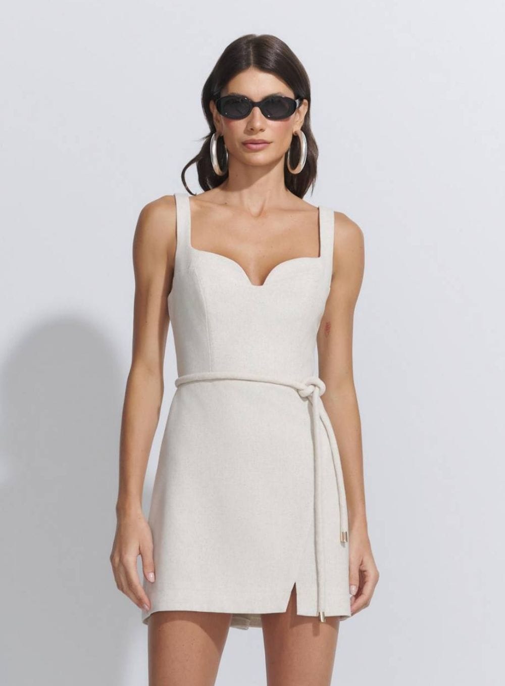 4bca33ae54d9001d90edadd4ec0cf39e.jpg VESTIDO CURTO DETALHE CINTO LINEN CASUAL NATURAL - Imagem 1