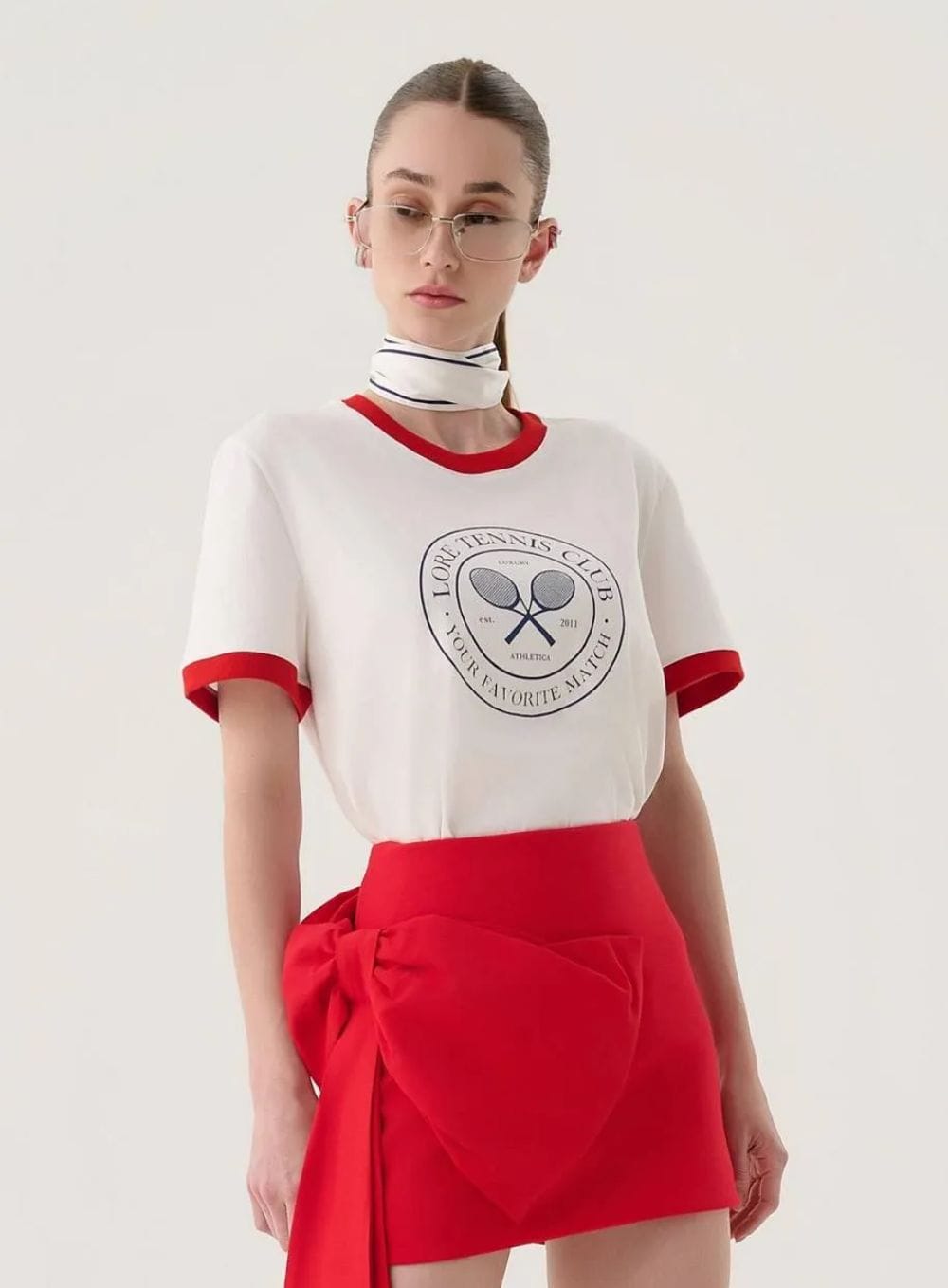 61d8cad5a58ef453394627e53e8a091c.jpg T-SHIRT LORE TENNIS CLUBE VERMELHO - Imagem 1