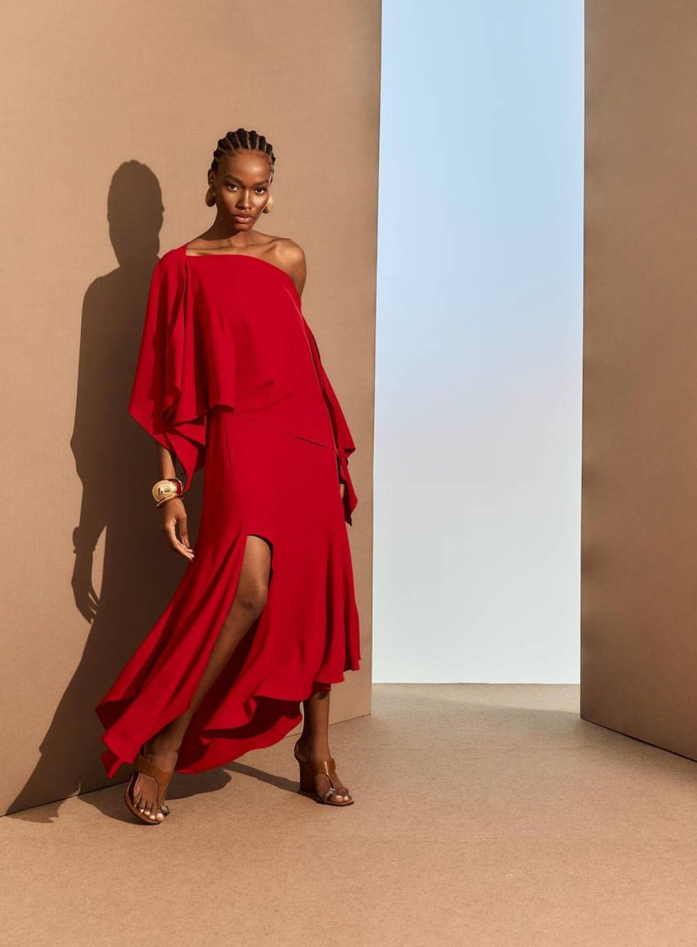 7579a072148887c060fcfcc76a1fd705.jpg BLUSA CREPE OMBRO A OMBRO VERMELHO - Imagem 4