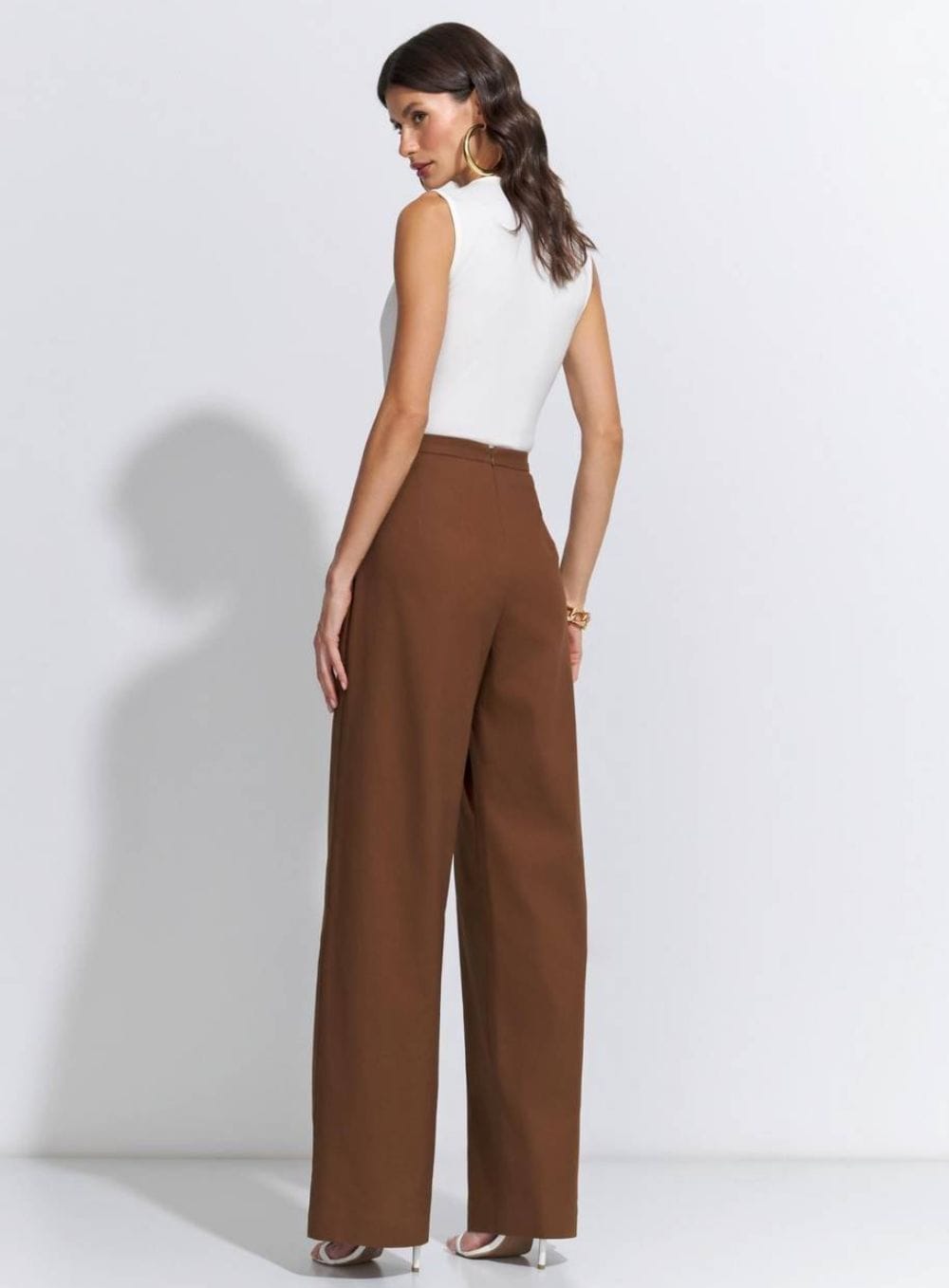 8f3b333406a49ae327c4ff140ccb653e.jpg CALCA WIDE COS TORCIDO HEAVY TWILL CACAU - Imagem 2