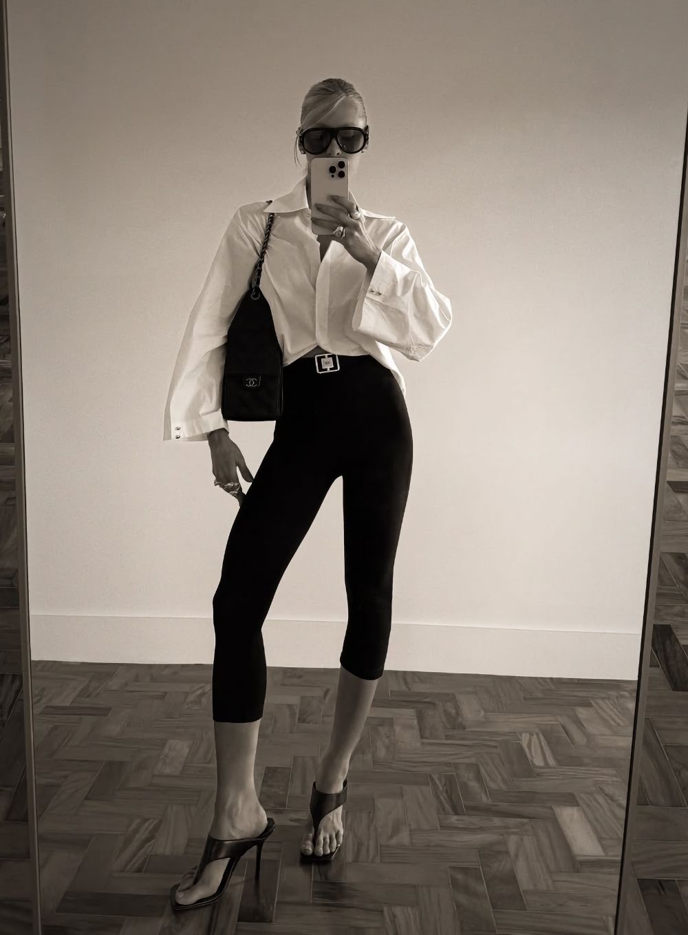 37fc0f38e64a2c26ef6d8391eac87b63.jpg CALCA CAPRI SARAH PRETO - Imagem 1