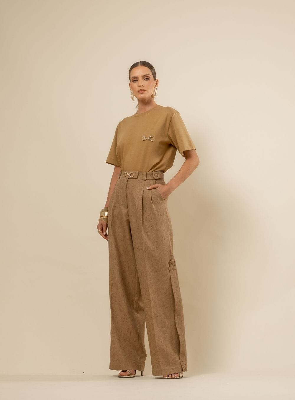 493a7019418c6b344776c8b5957896ad.jpg BLUSA T SHIRT RAY FERRAGEM CAPUCCINO - Imagem 1