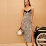 VESTIDO DECOTE METALIZADO PRETO