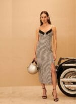 VESTIDO DECOTE METALIZADO PRETO