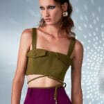 TOP CROPPED BOLSO VERDE MILITAR