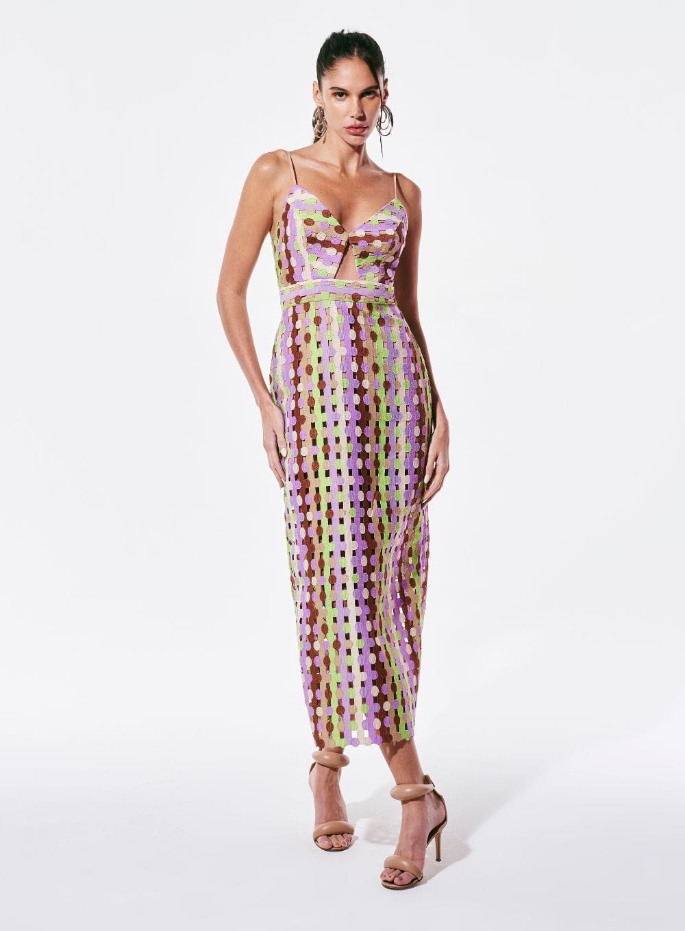 xr:d:DAFrAUcUDFc:87,j:6284049398087817512,t:23090602 VESTIDO MIDI BORDADO POA - Imagem 1