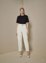 T-SHIRT BASIC GOLA ALTA RIBANA PRETO - Imagem 3