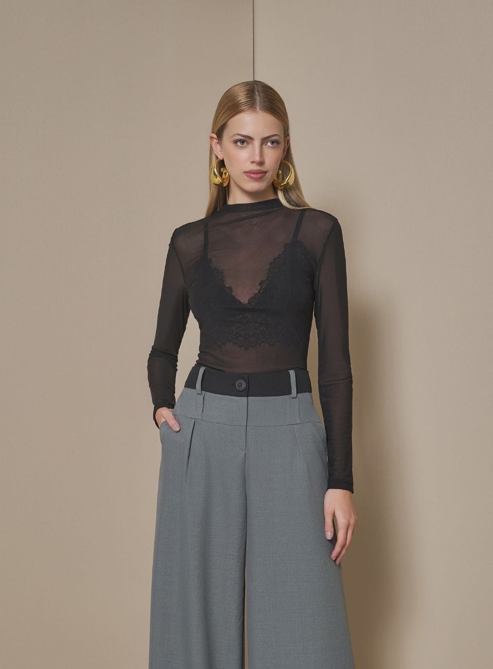 4f4a3eb8f4f4dc1fdad52b2cc43b3a24.jpg BLUSA MANGA LONGA TULE SOFT PRETO - Imagem 1