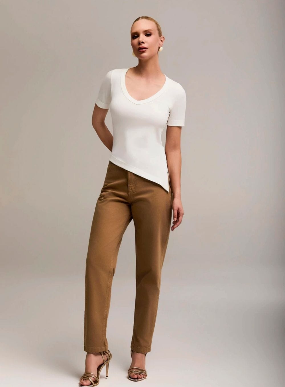 5f8c5257e375b2b15a4fcea25a9eaf26-1.jpg CALCA IARA DE SARJA PALHA - Imagem 1